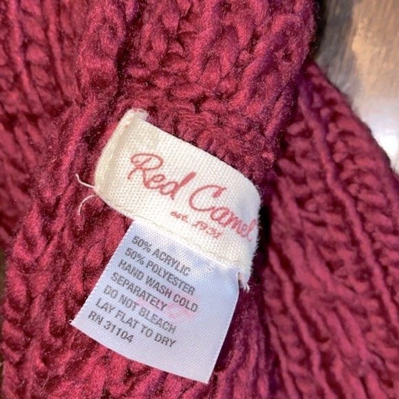 Red Camel Burgundy wine color knit infinity scarf - Picture 4 of 5